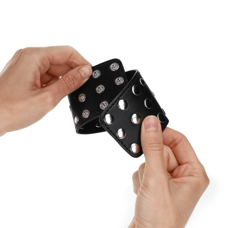 KINK - WRIST RESTRAINTS WITH SNAP FASTEN FULL OF RIVETS BLACK ADJUSTABLE 19-24 CM X 5.5 CM thumb 2