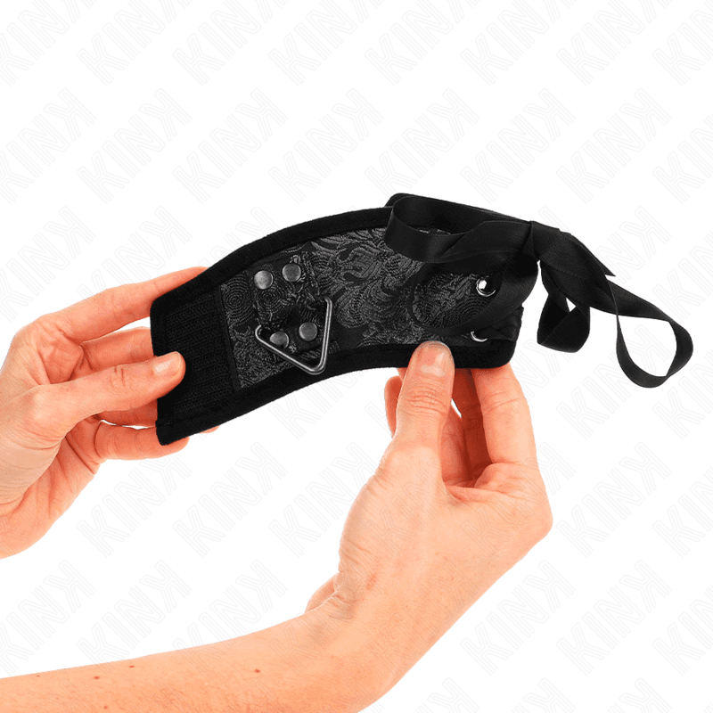 KINK - SCANDAL WRIST RESTRAINTS BLACK LACE DETAILS 24.5 CM X 6.5 CM thumb 4