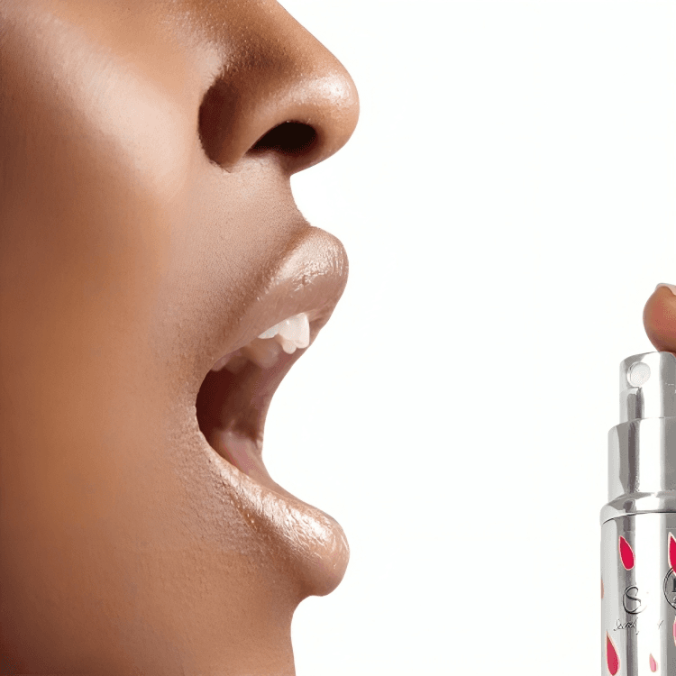 SECRETPLAY - SOUR STRAWBERRY ORAL SEX SPRAY thumb 3