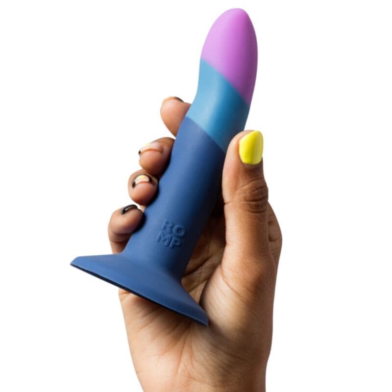 ROMP - PICCOLO HARNESS + SILICONE DILDO WITH TRICOLOR SUCTION CUP 14 CM thumb 4