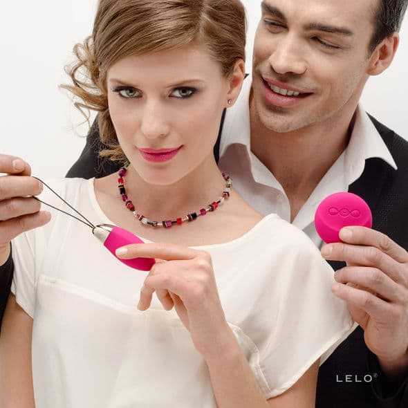 LELO - LYLA 2 INSIGNIA DESIGN EDITION FUCHSIA MASSAGER EGG thumb 9